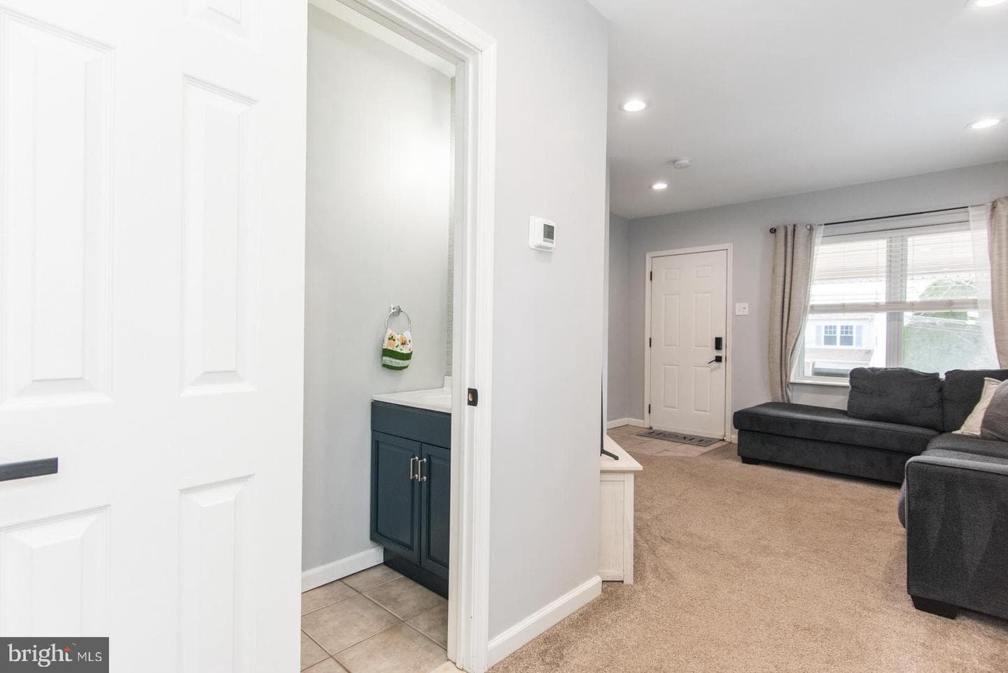 410 Avenue D photo 8