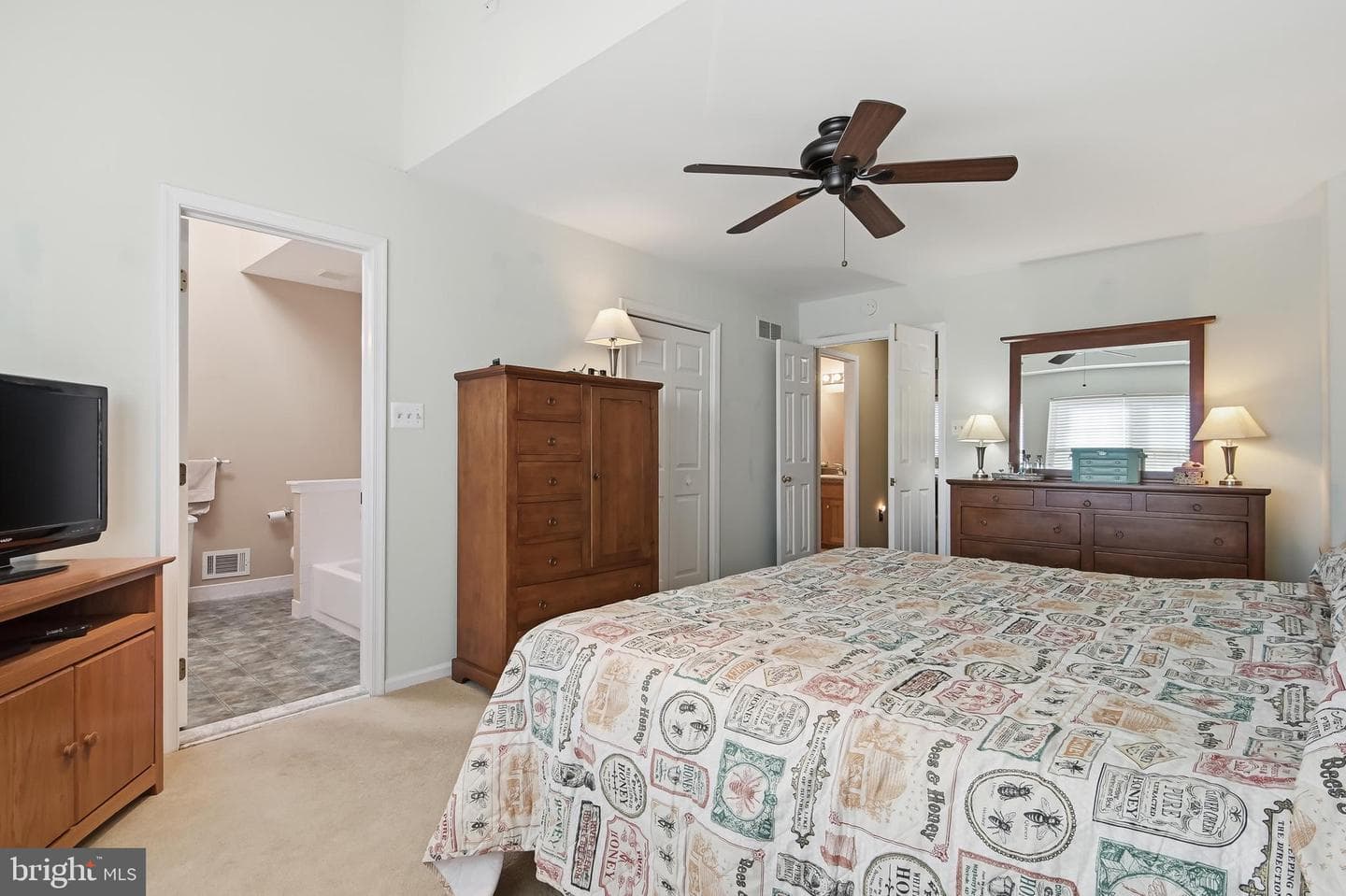 1503 Reagan photo 14