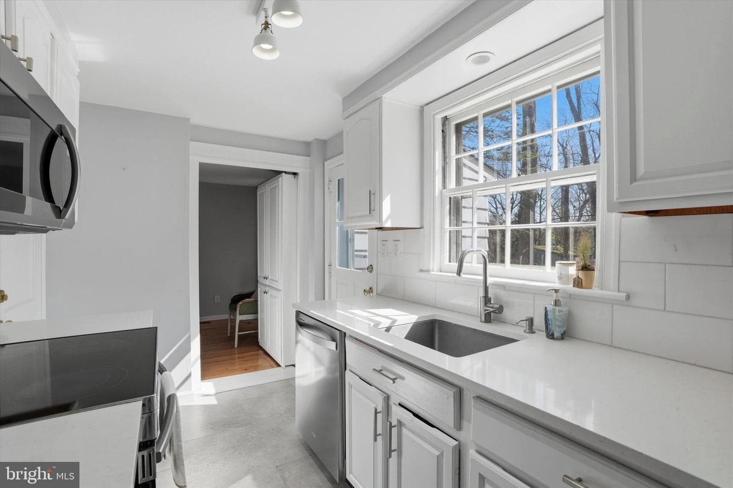 514 Kingston Road photo 11