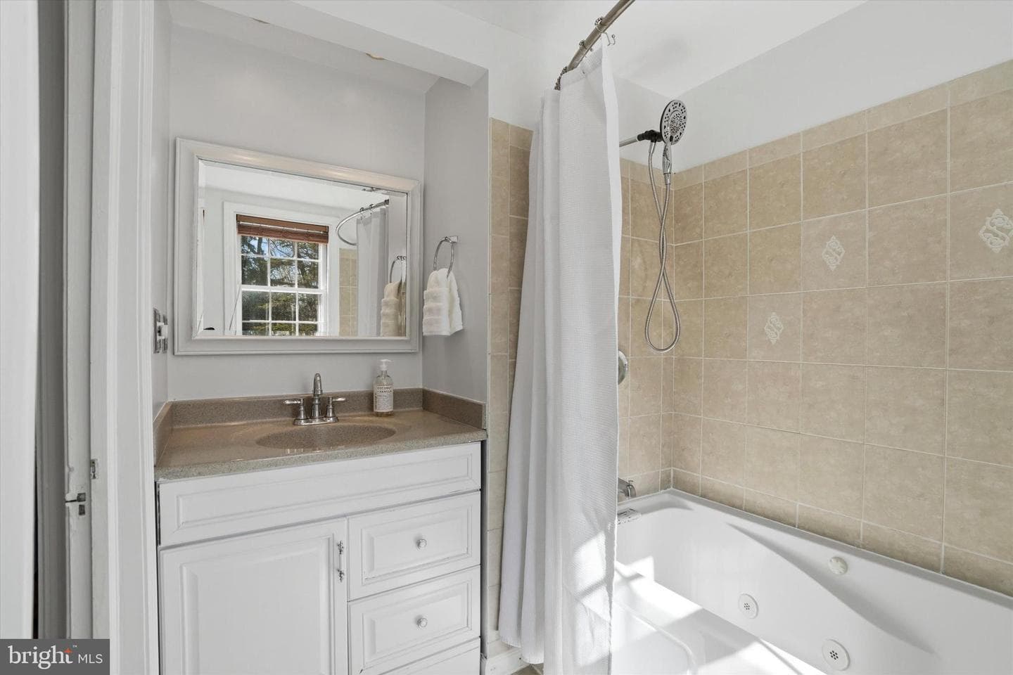 514 Kingston Road photo 30