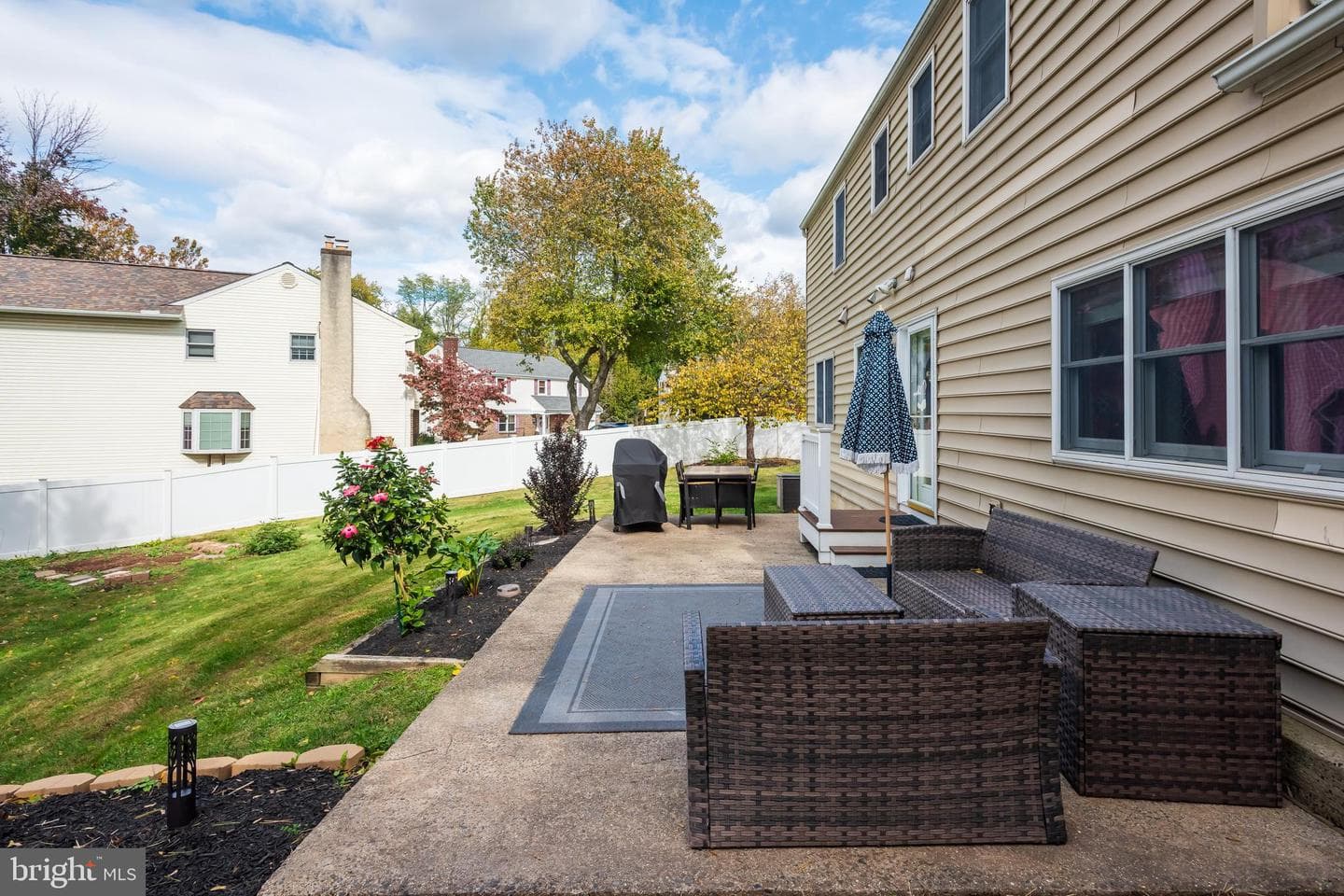 735 Champlain Drive photo 33