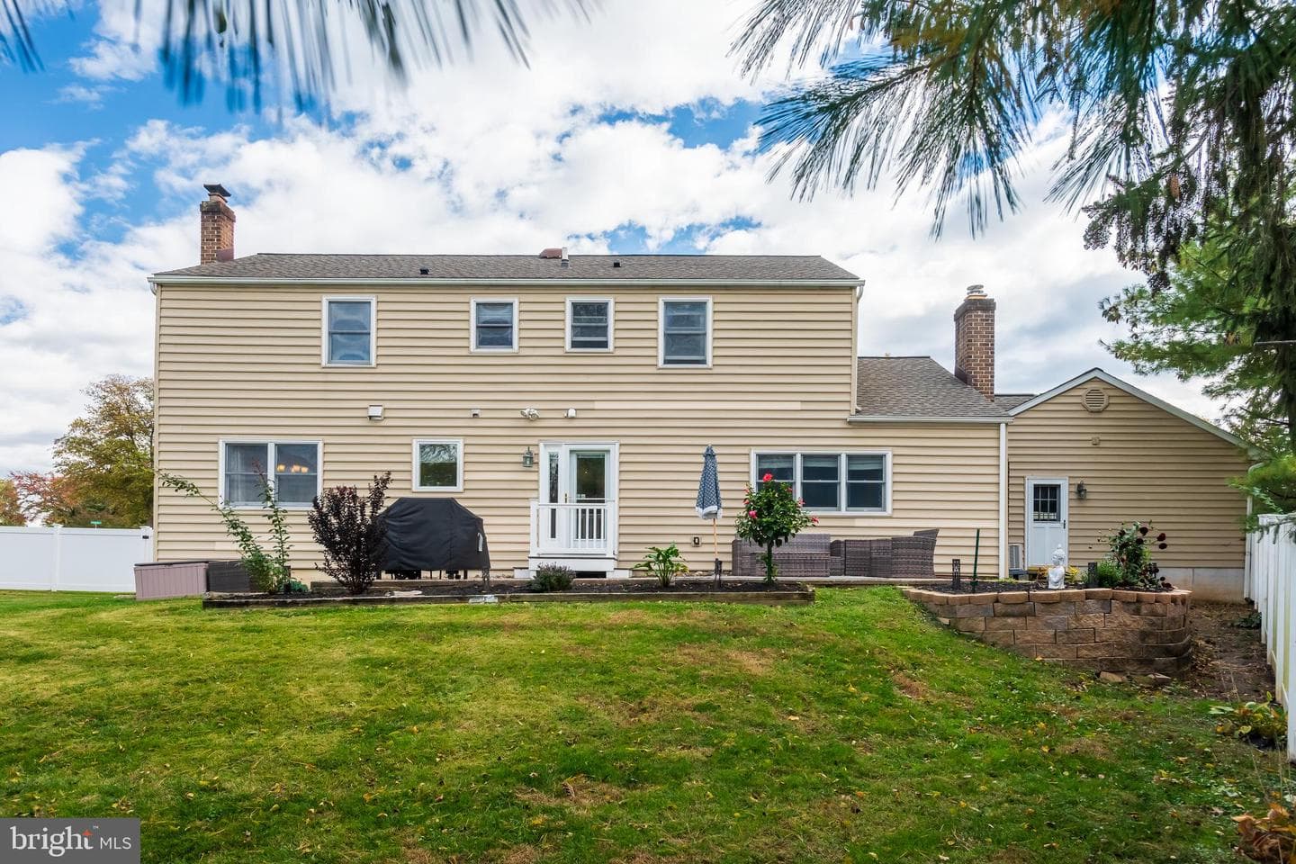 735 Champlain Drive photo 35