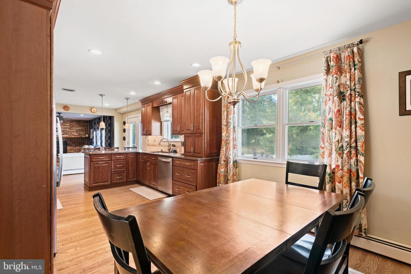 735 Champlain Drive photo 7