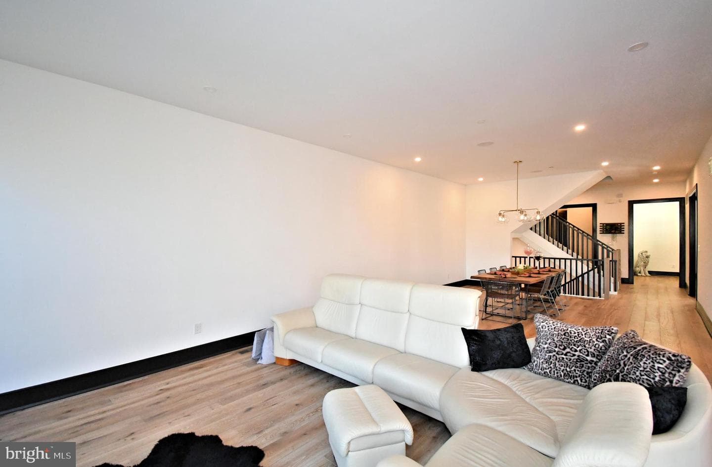 10 Richards Way photo 15