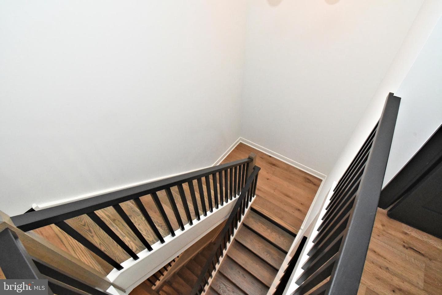 10 Richards Way photo 29