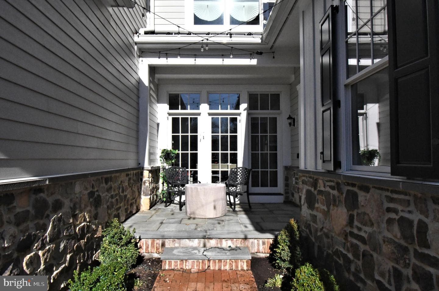 10 Richards Way photo 3