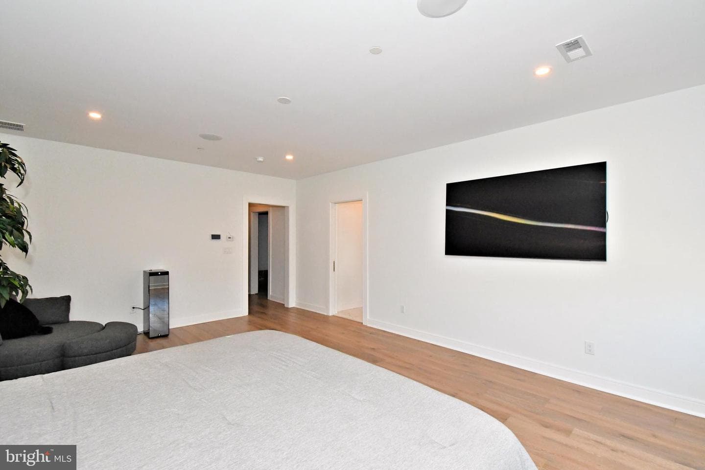 10 Richards Way photo 34