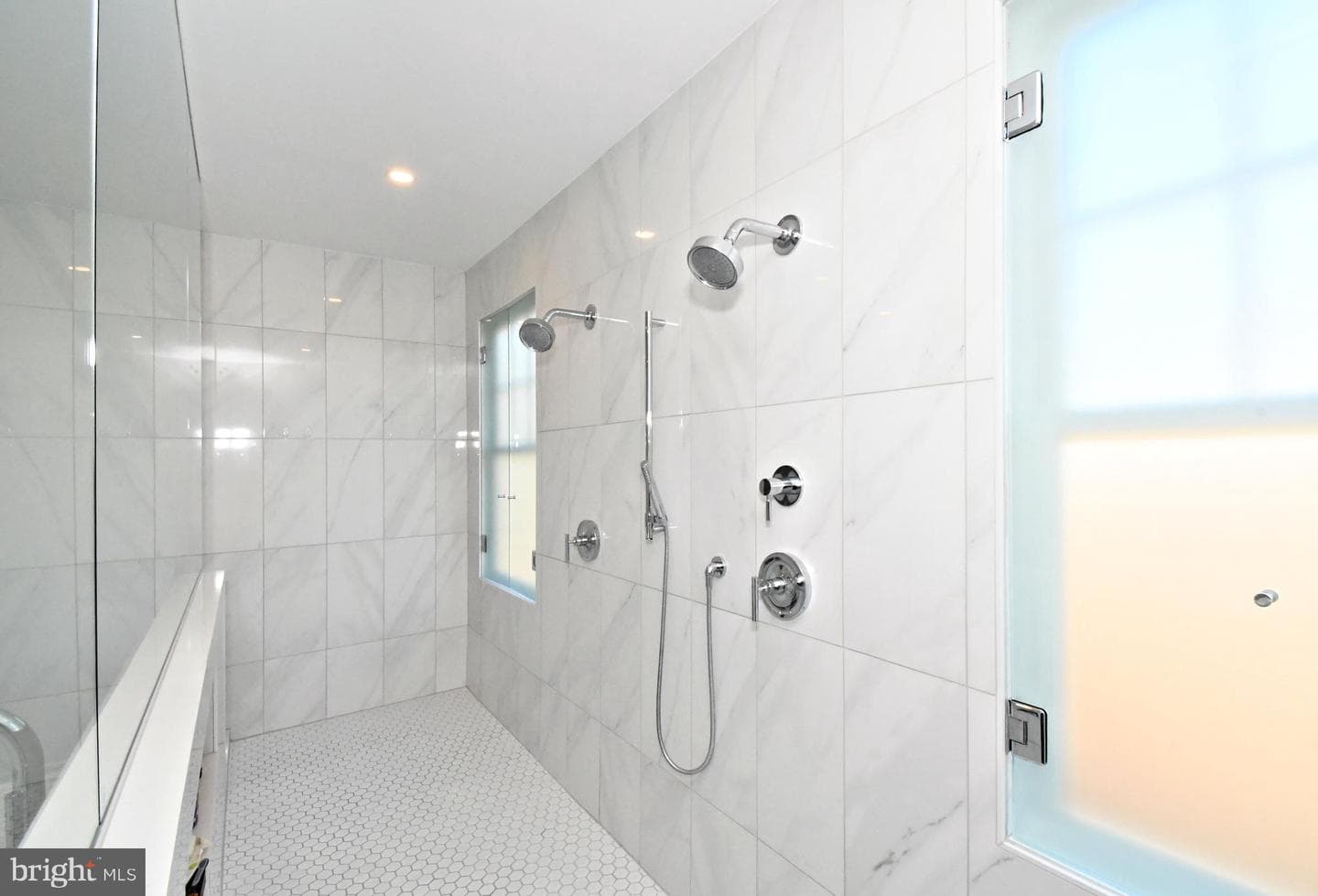 10 Richards Way photo 40