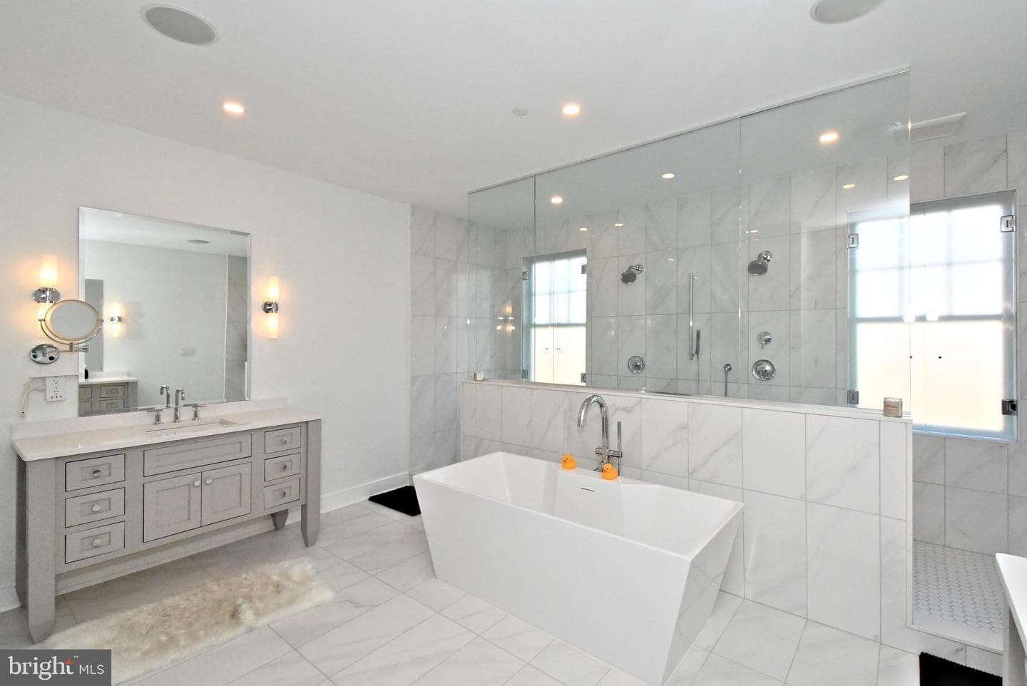 10 Richards Way photo 44