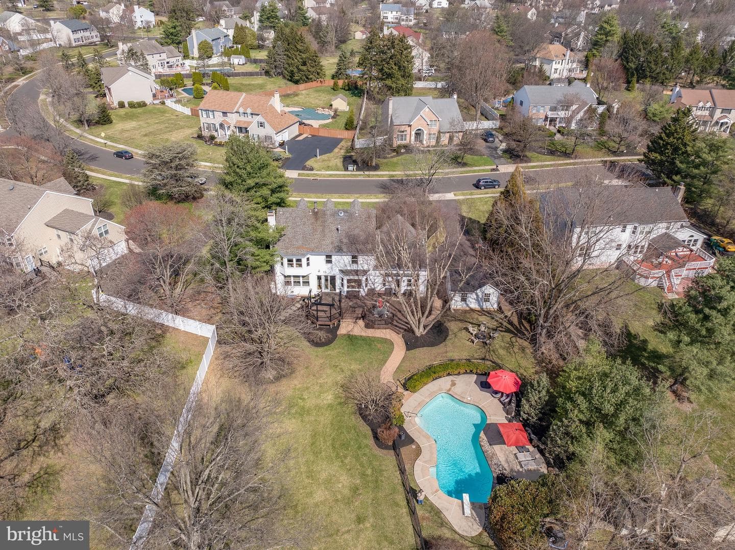 110 Mallard Drive W photo 3