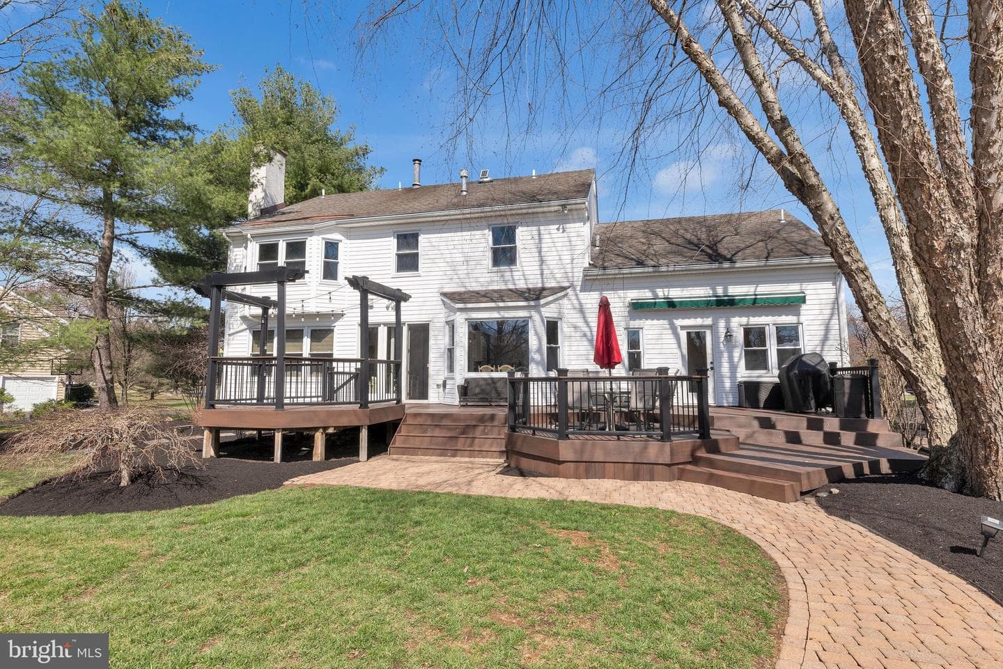 110 Mallard Drive W photo 7