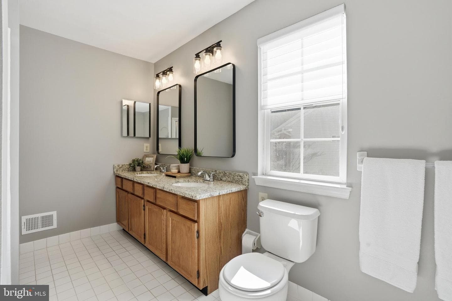 1109 Cornwallis Way photo 31