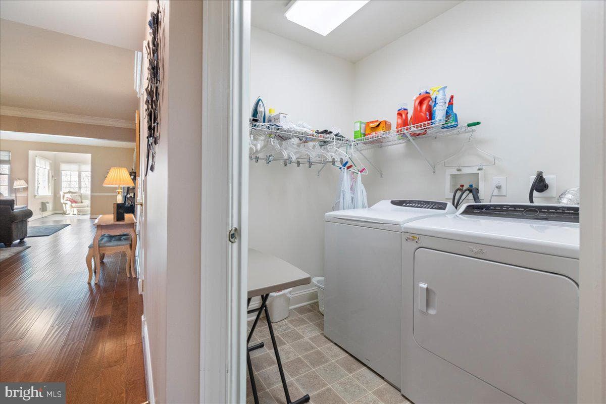 327 Melbourne Way photo 25
