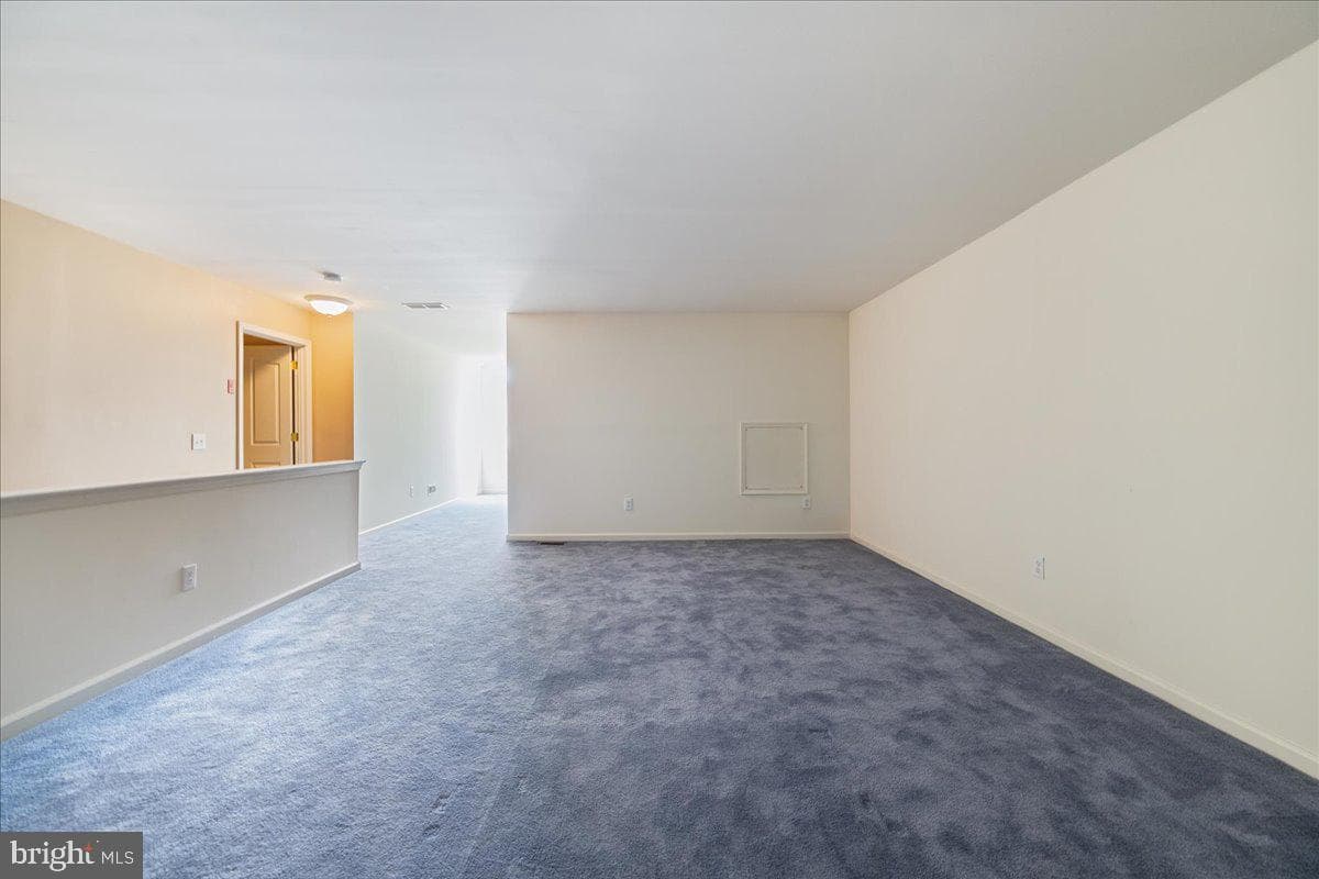 327 Melbourne Way photo 26