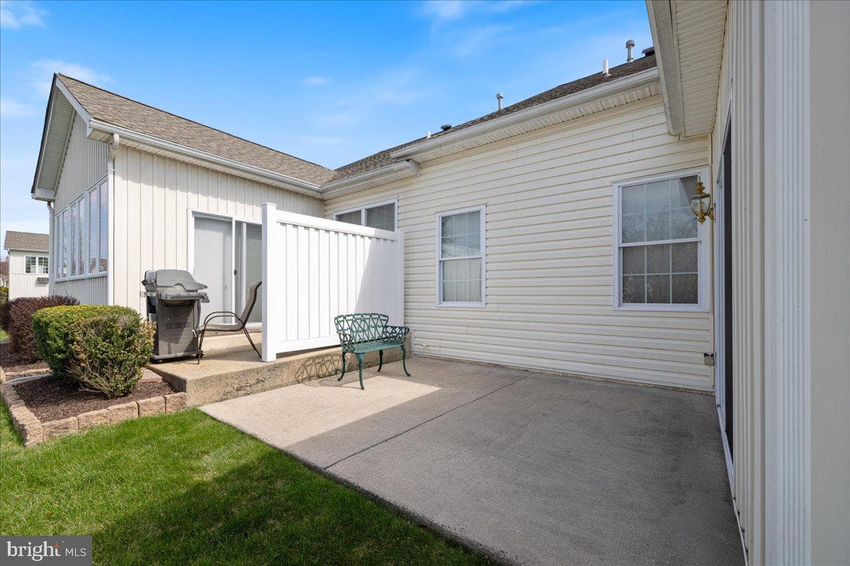 327 Melbourne Way photo 31