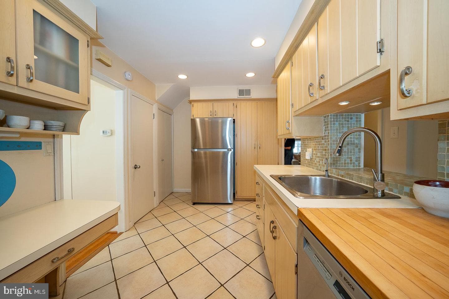 535 Hamilton Road photo 17