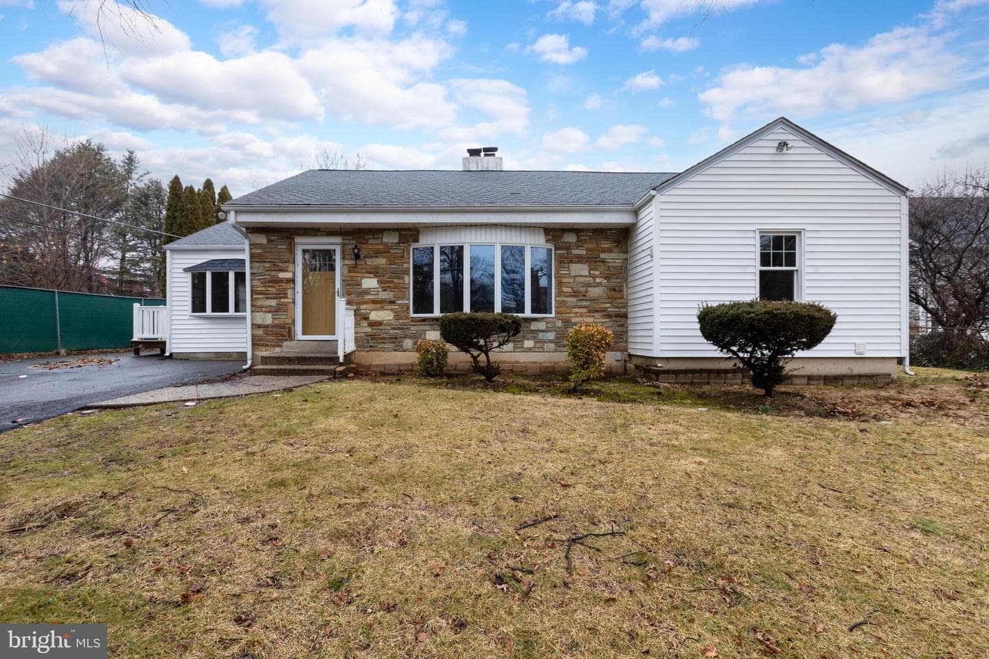 439 Township Line Road photo 3