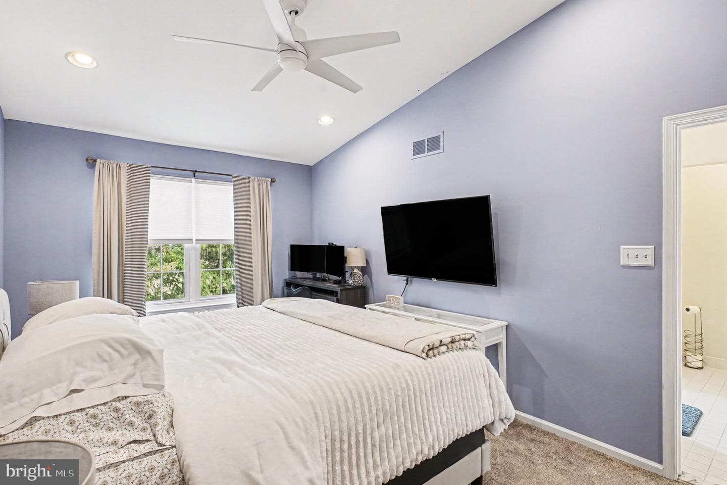 98 Forrest Court photo 16