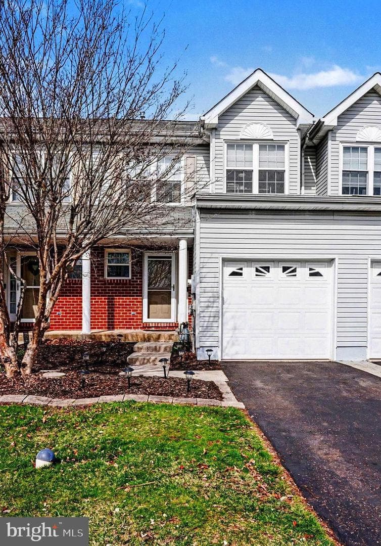 98 Forrest Court photo 2