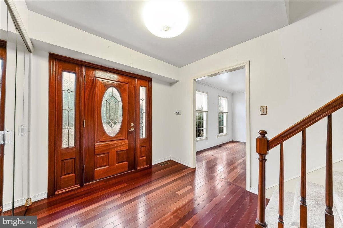 121 Gwynmont Drive photo 4