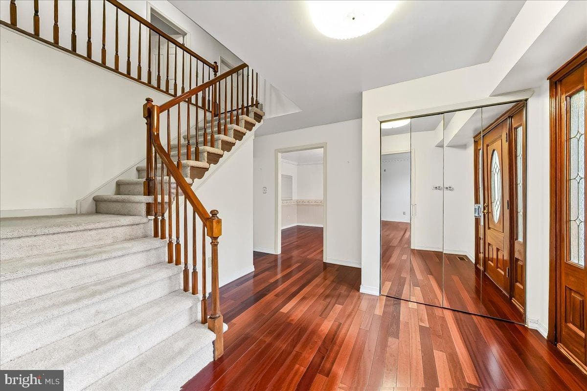 121 Gwynmont Drive photo 5