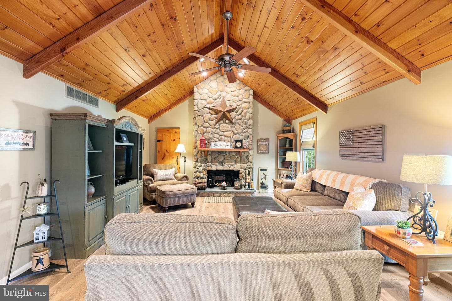 535 Olivia Way photo 14