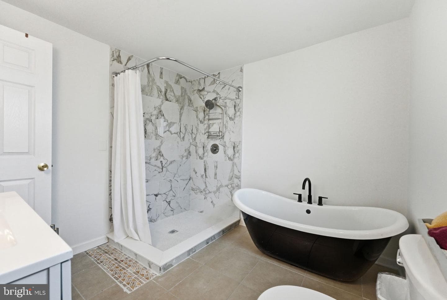 66 Oxford Circle photo 17