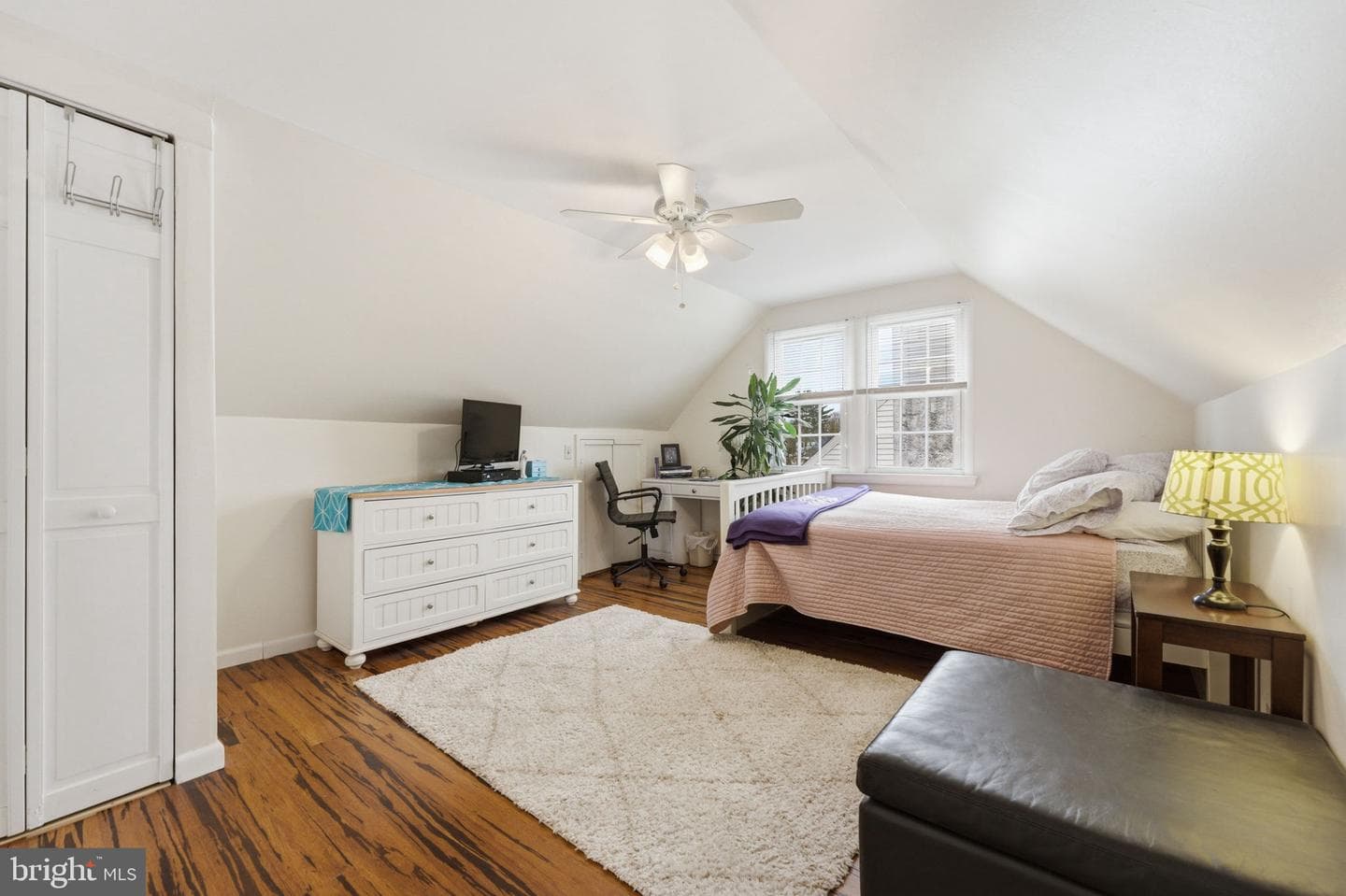 66 Oxford Circle photo 22