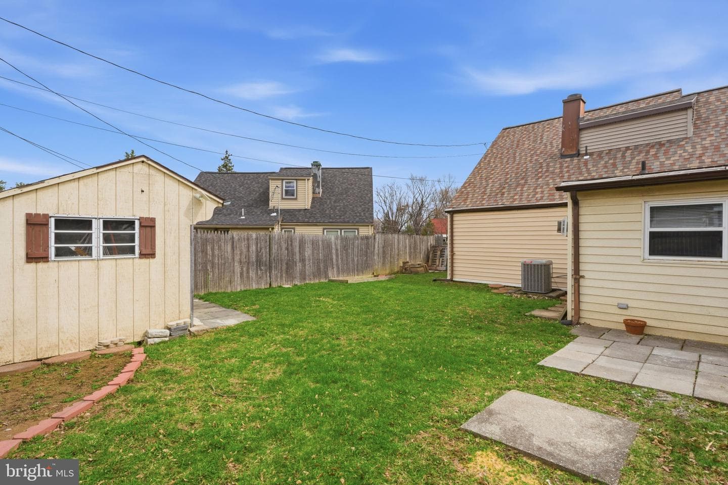 66 Oxford Circle photo 33