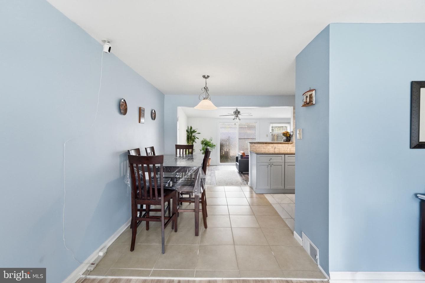66 Oxford Circle photo 4