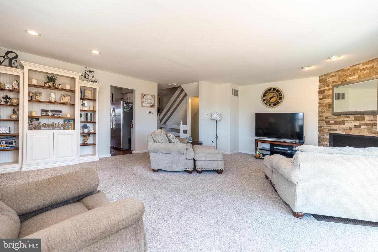 400 Calverton Court photo 19