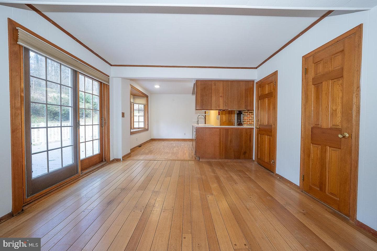 485 Garrison Way photo 10