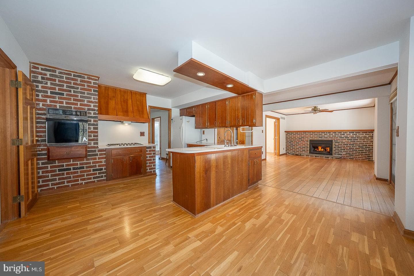 485 Garrison Way photo 24
