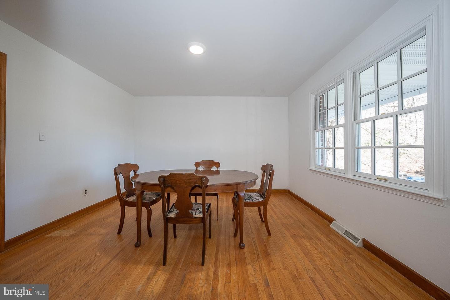 485 Garrison Way photo 26
