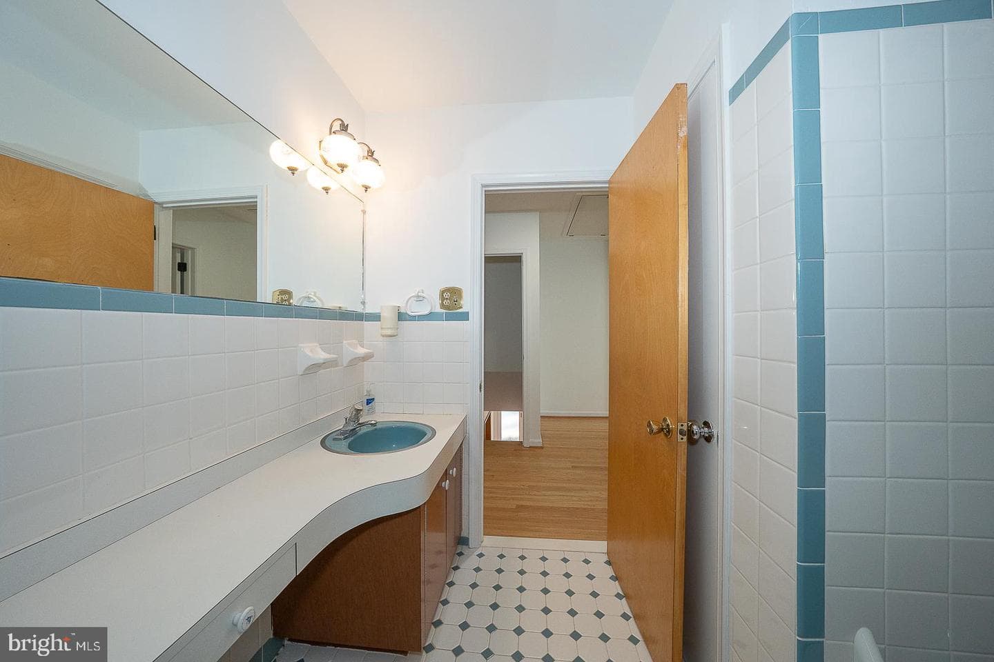485 Garrison Way photo 38