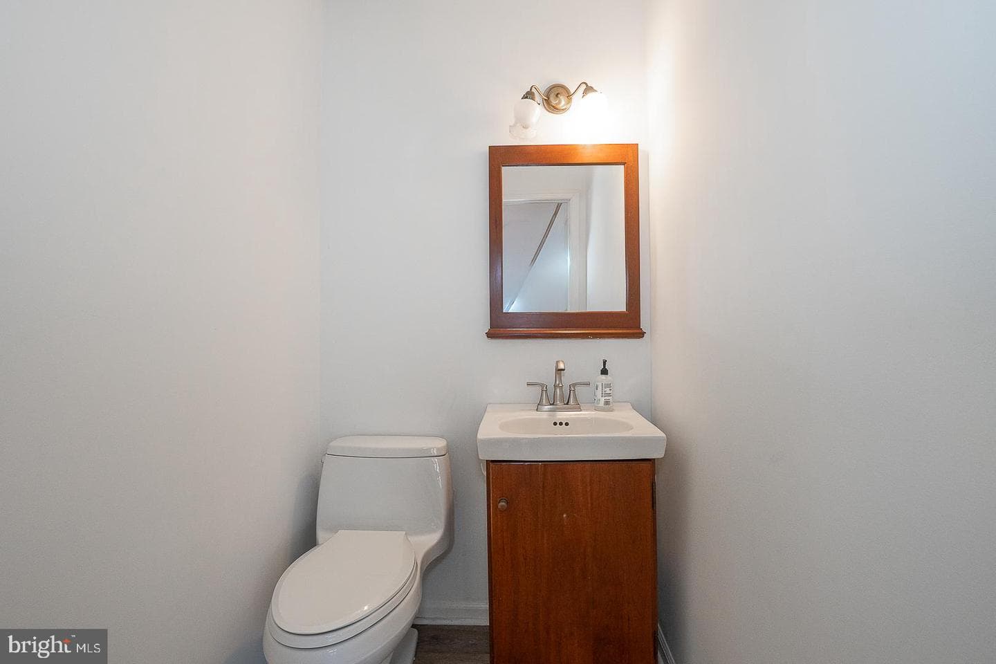 485 Garrison Way photo 8