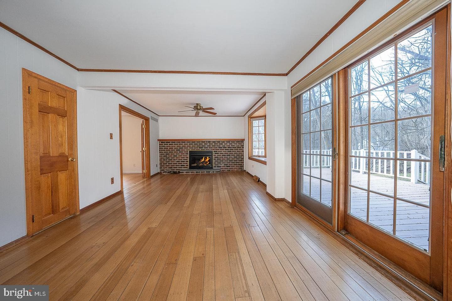485 Garrison Way photo 9