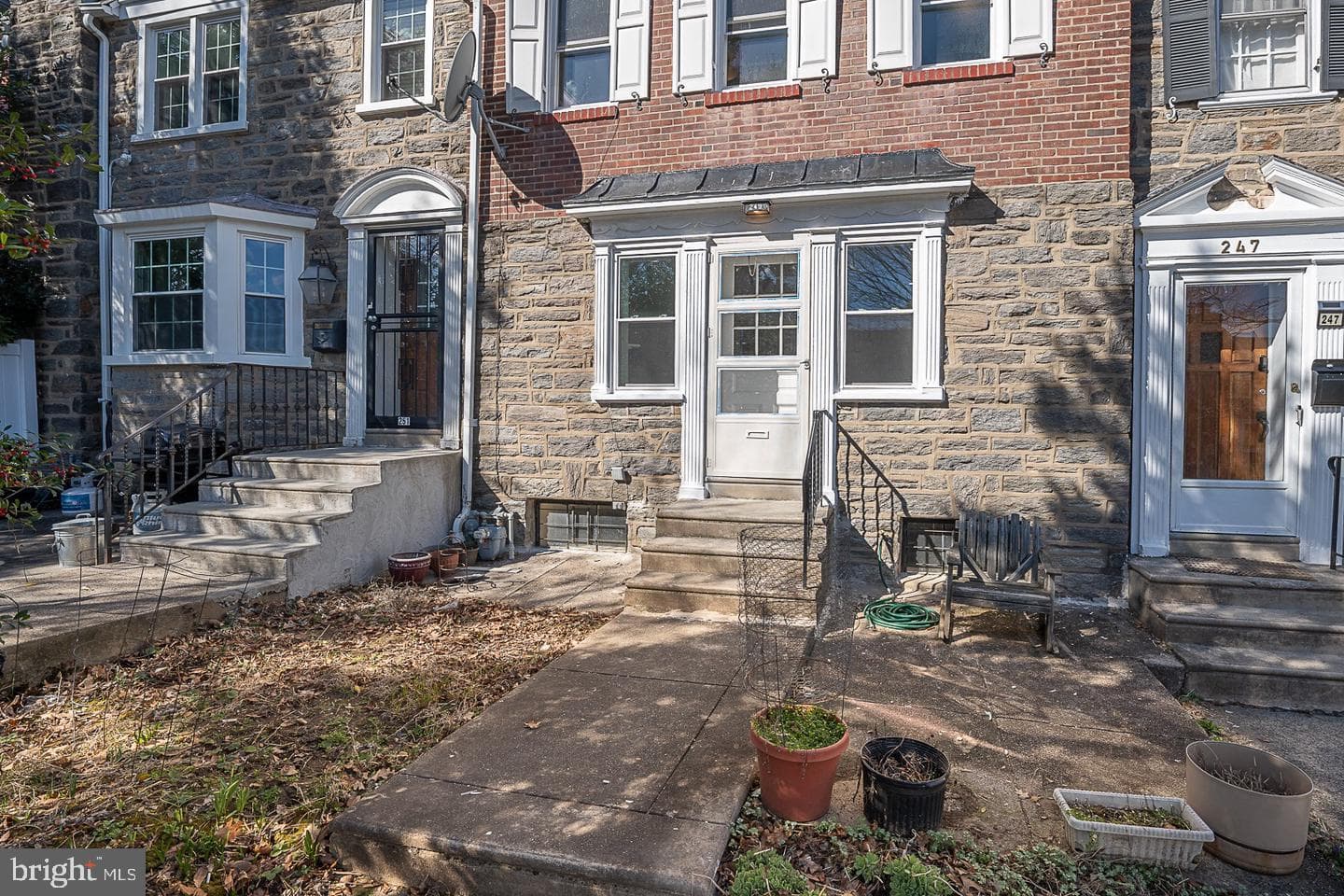 249 Stoneway Lane photo 2
