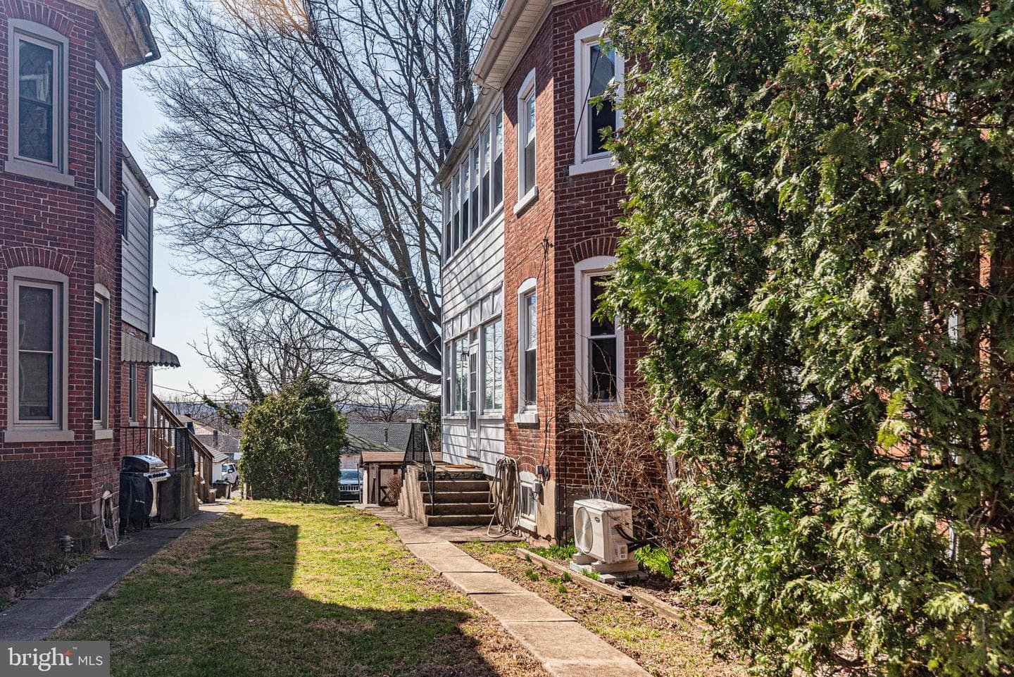 122 Jefferson Street photo 5