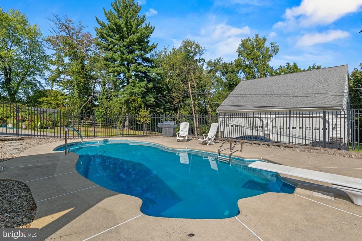 416 Stuart Ln, Ambler