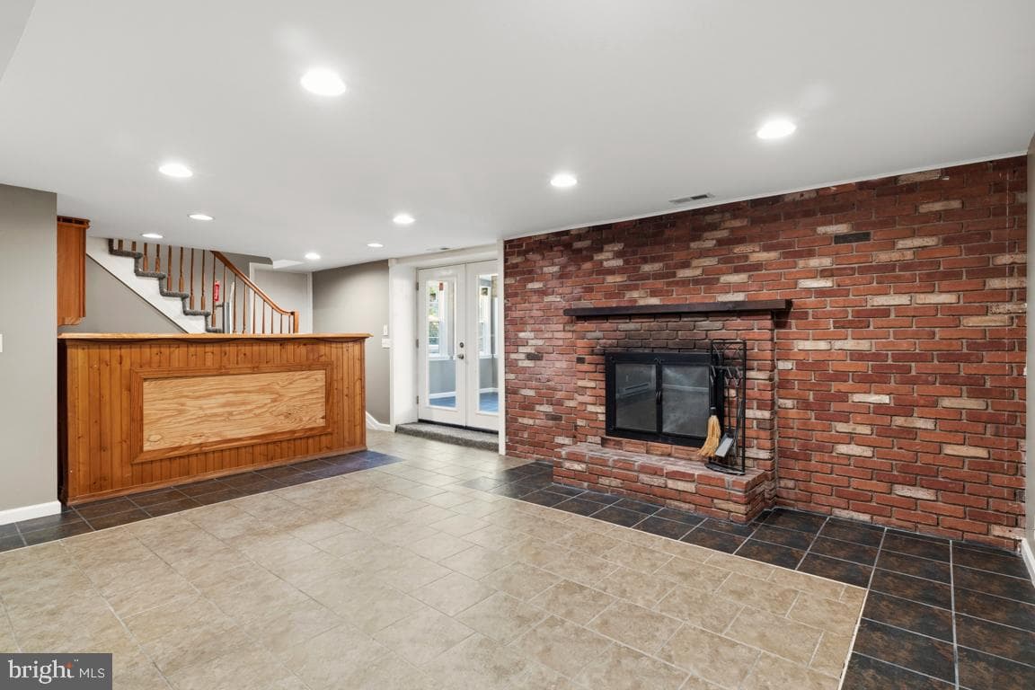 416 Stuart Ln photo 24
