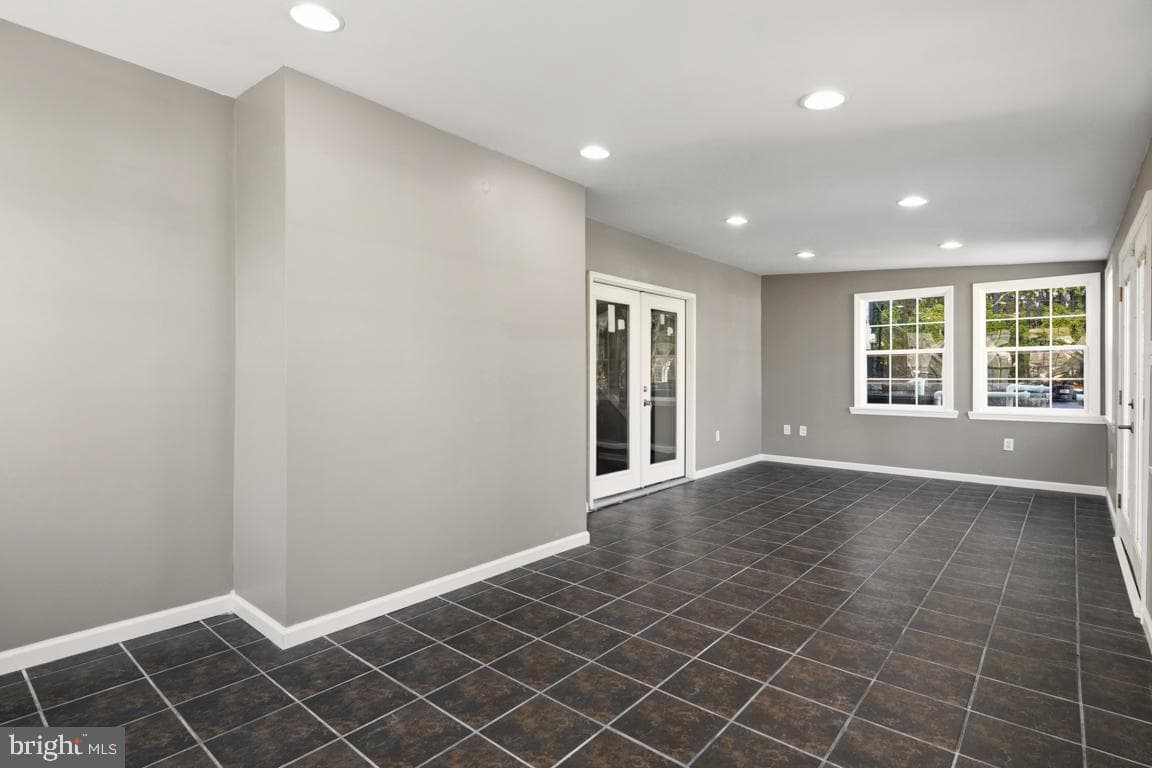 416 Stuart Ln photo 29