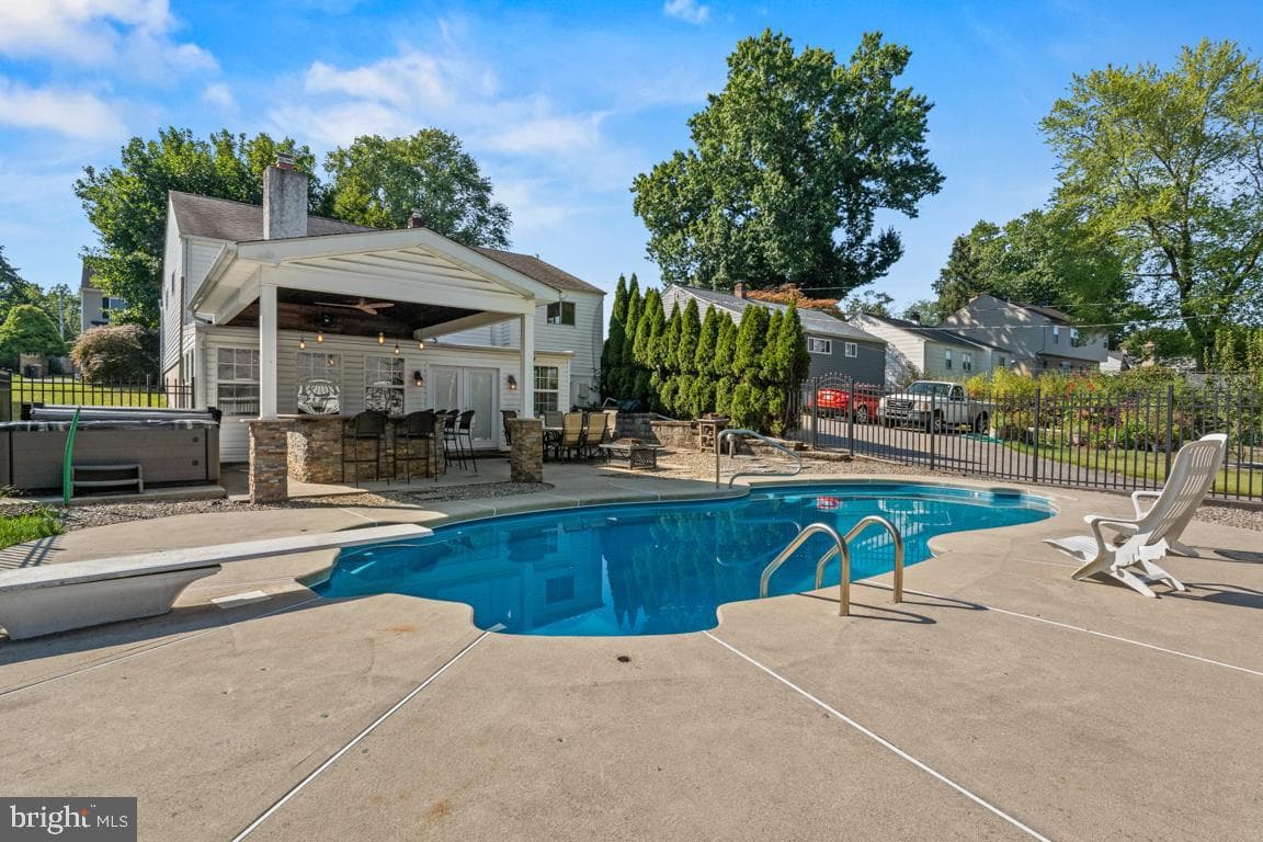 416 Stuart Ln photo 3