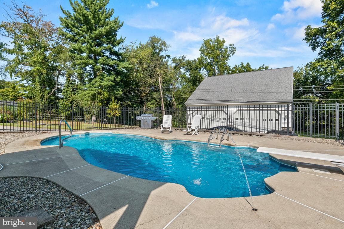 416 Stuart Ln photo 36