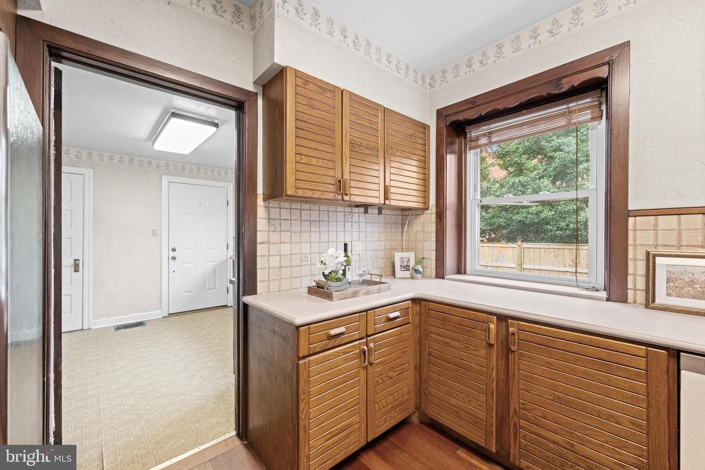 111 E Montgomery Avenue photo 25