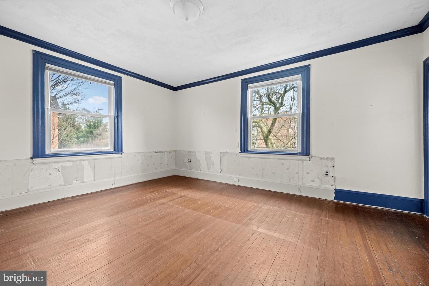 111 E Montgomery Avenue photo 39