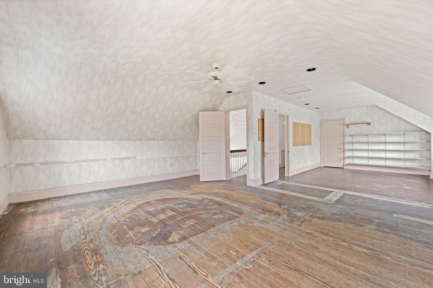 111 E Montgomery Avenue photo 42