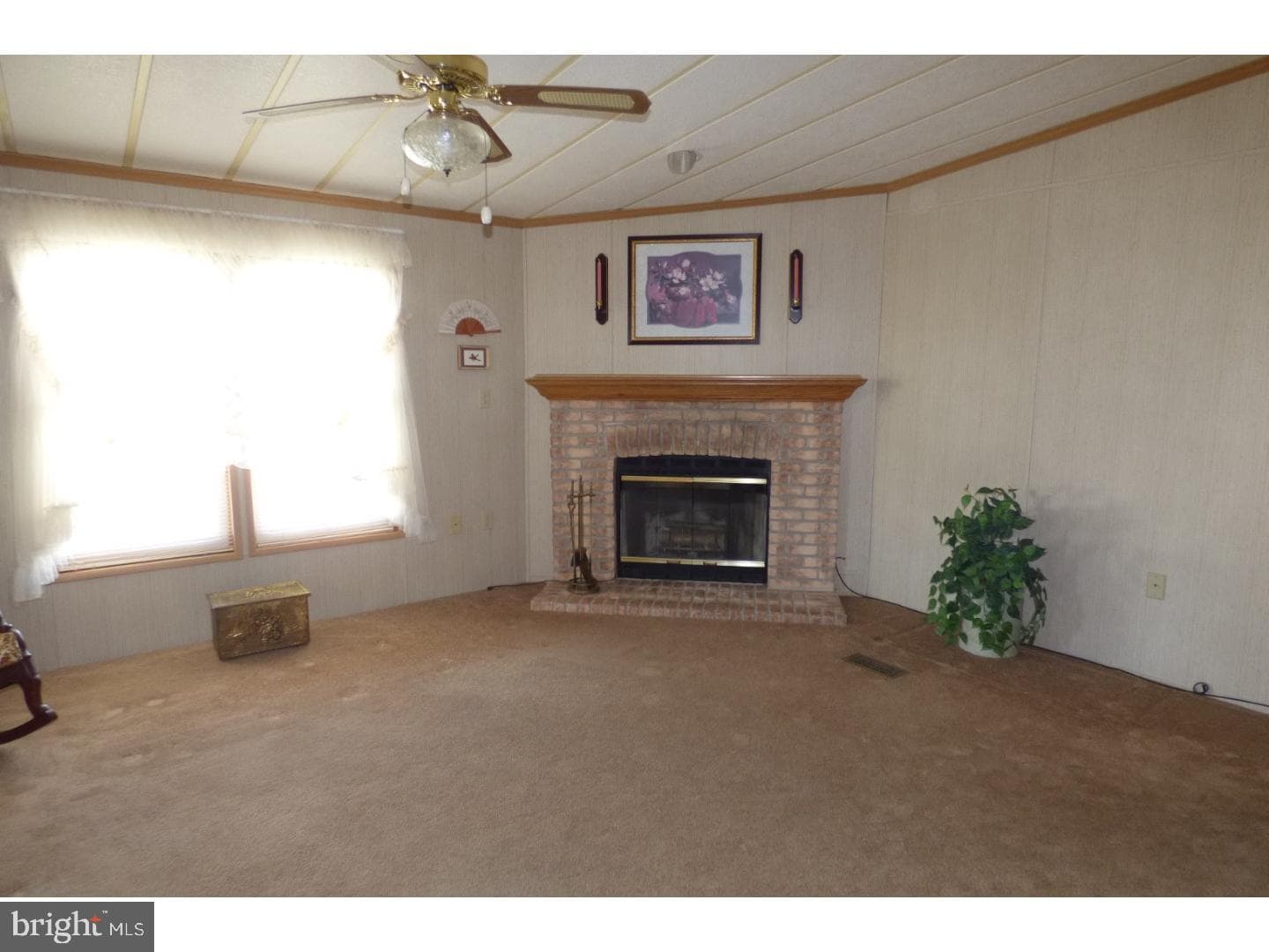 642 Butternut Court photo 8
