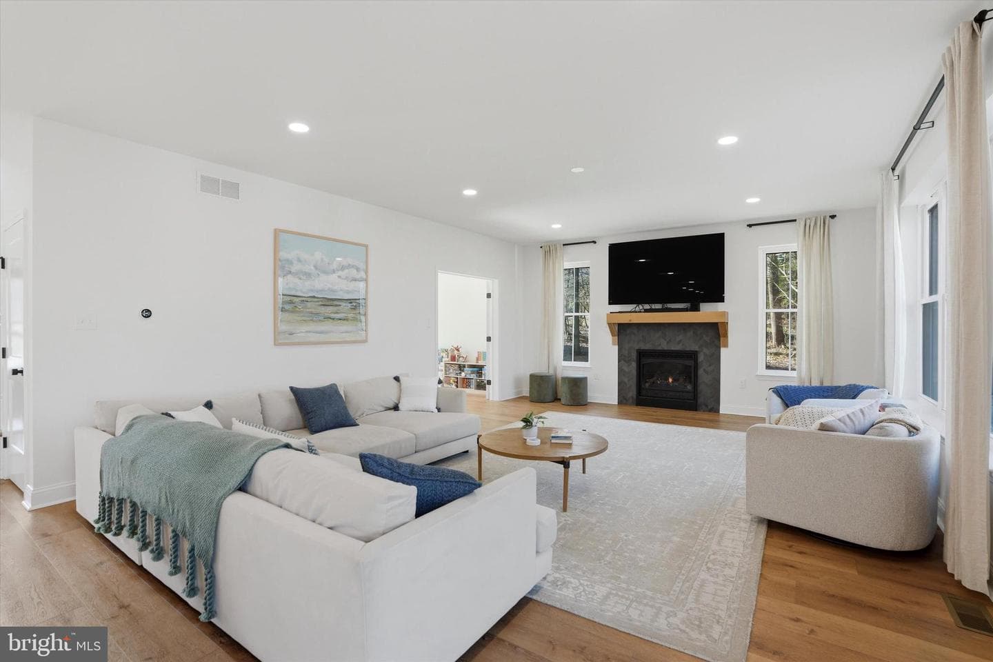 41 S Grange Avenue photo 18