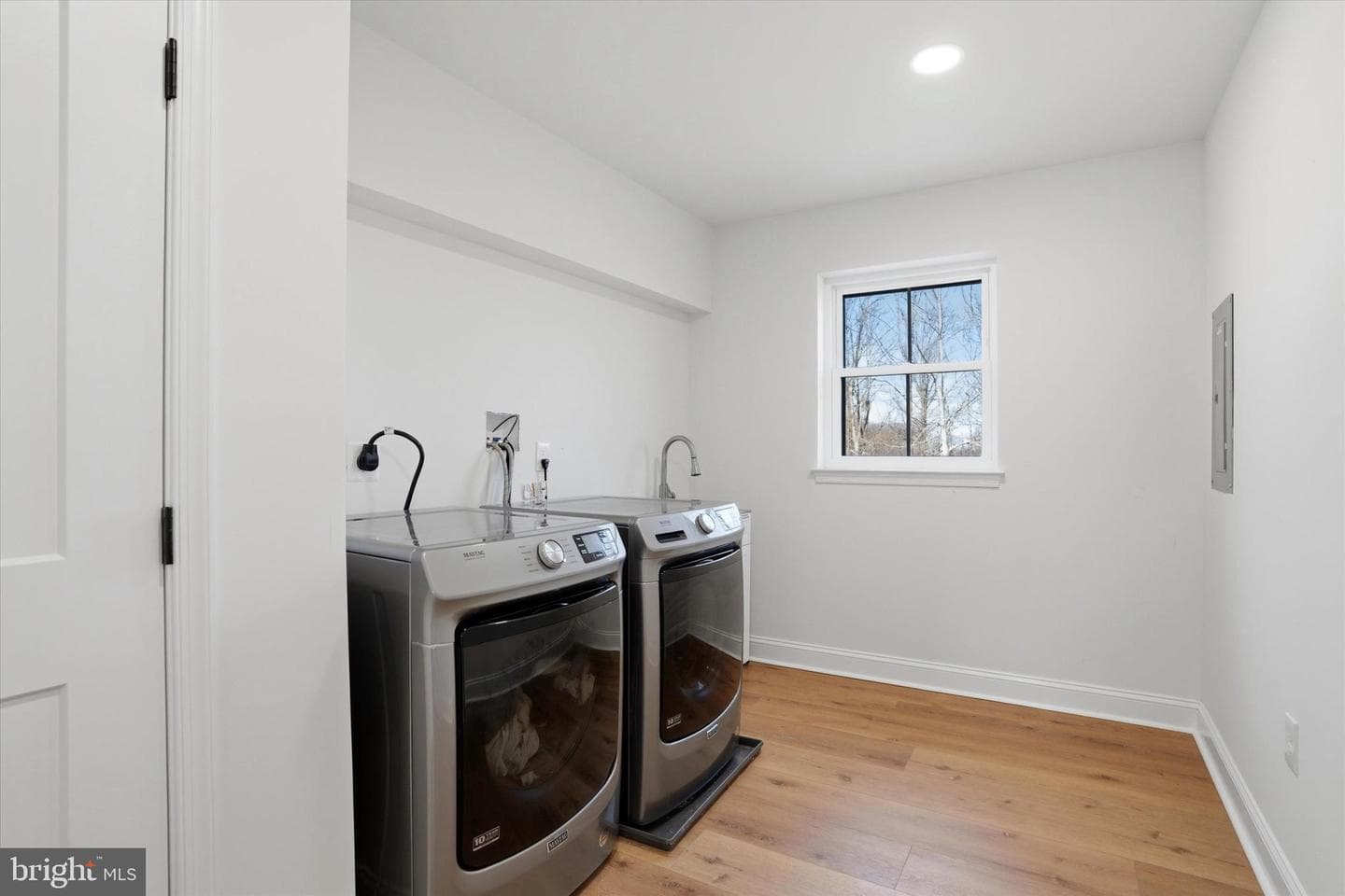 41 S Grange Avenue photo 33